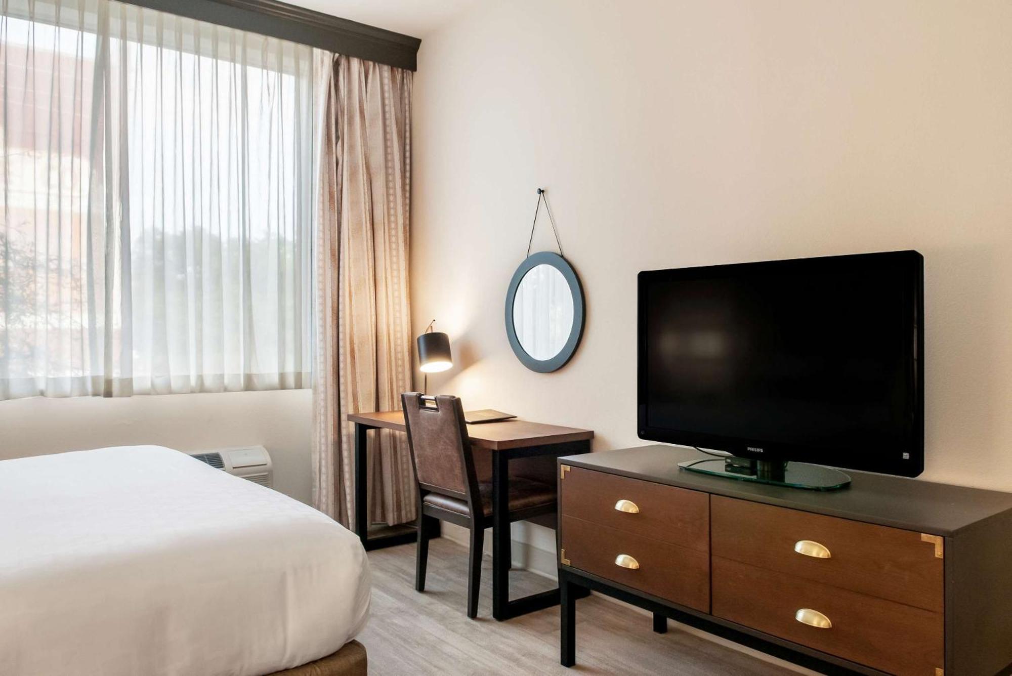 St Charles Coach House, Ascend Hotel Collection New Orleans Esterno foto