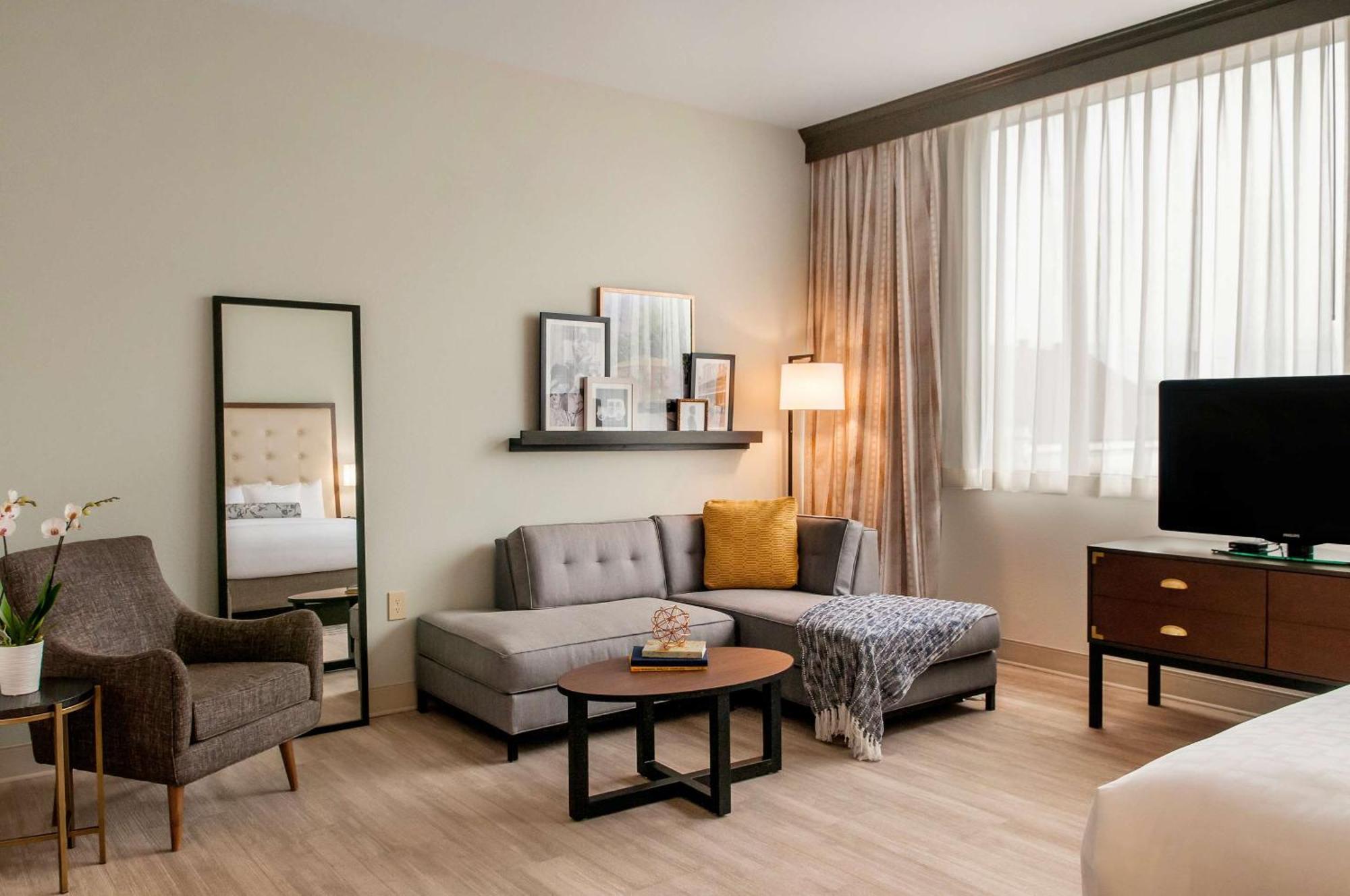 St Charles Coach House, Ascend Hotel Collection New Orleans Esterno foto