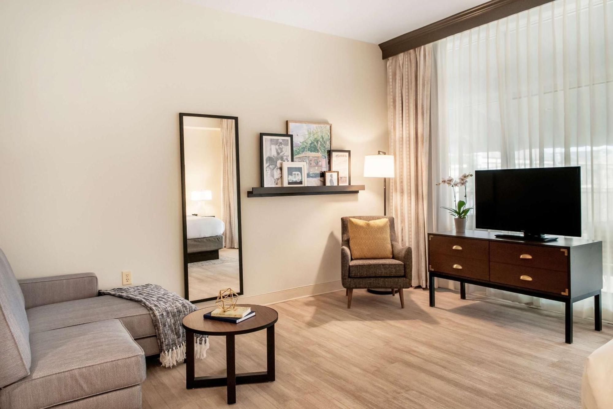 St Charles Coach House, Ascend Hotel Collection New Orleans Esterno foto